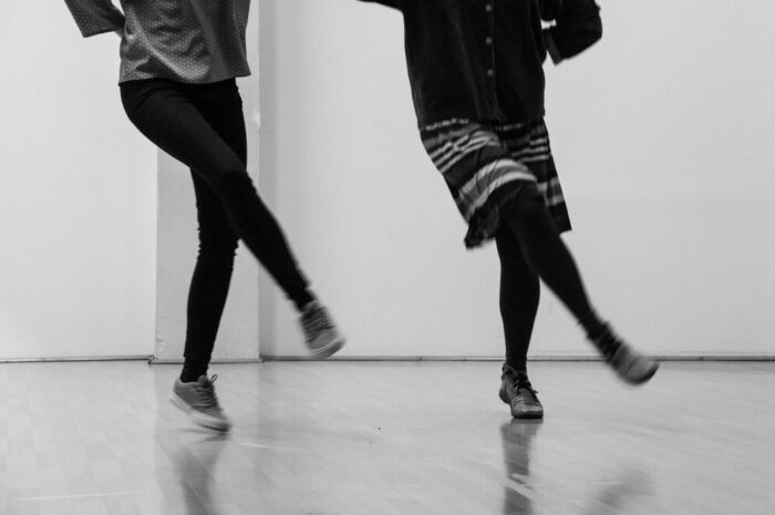 Transforma tu vida bailando: descubre los beneficios del baile moderno en Las Palmas